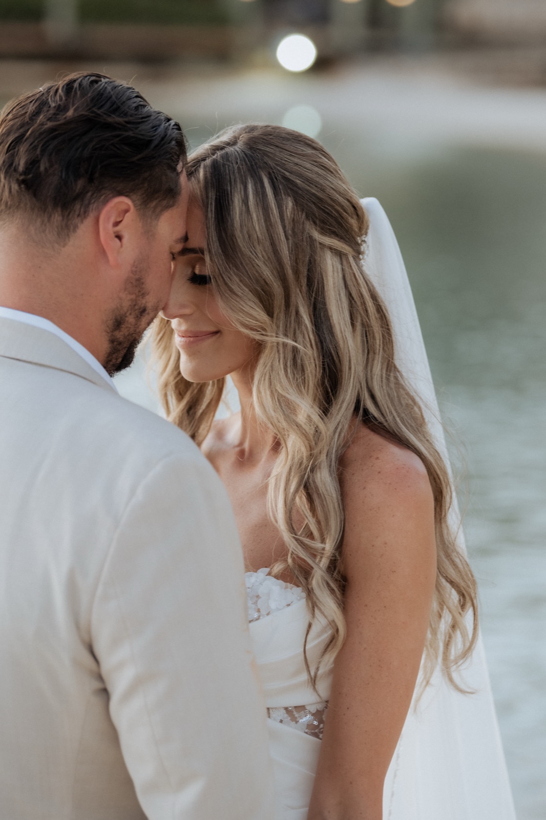A couple at their Curaçao wedding